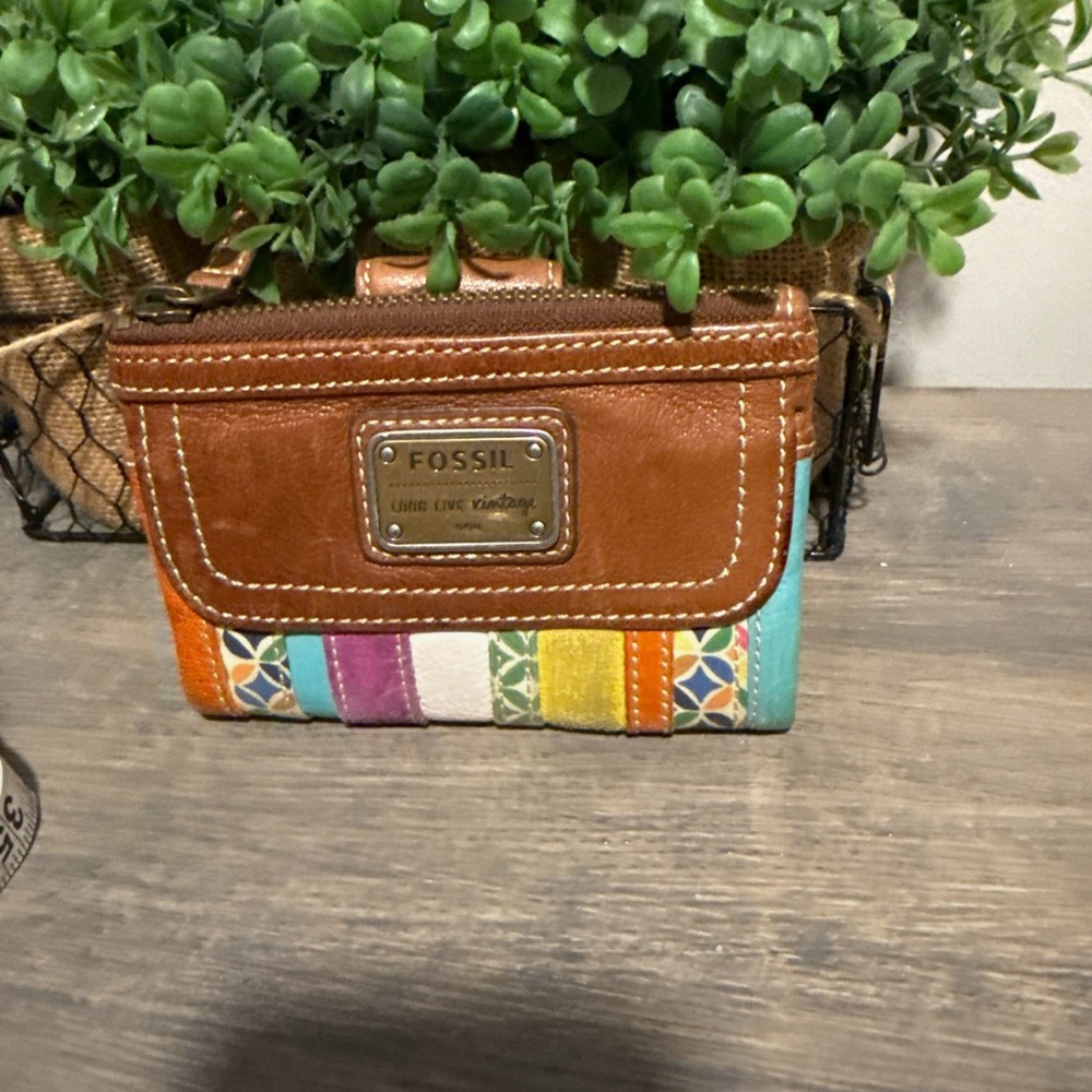 Fossil Brown and Orange Leather Wallet Timeless Design